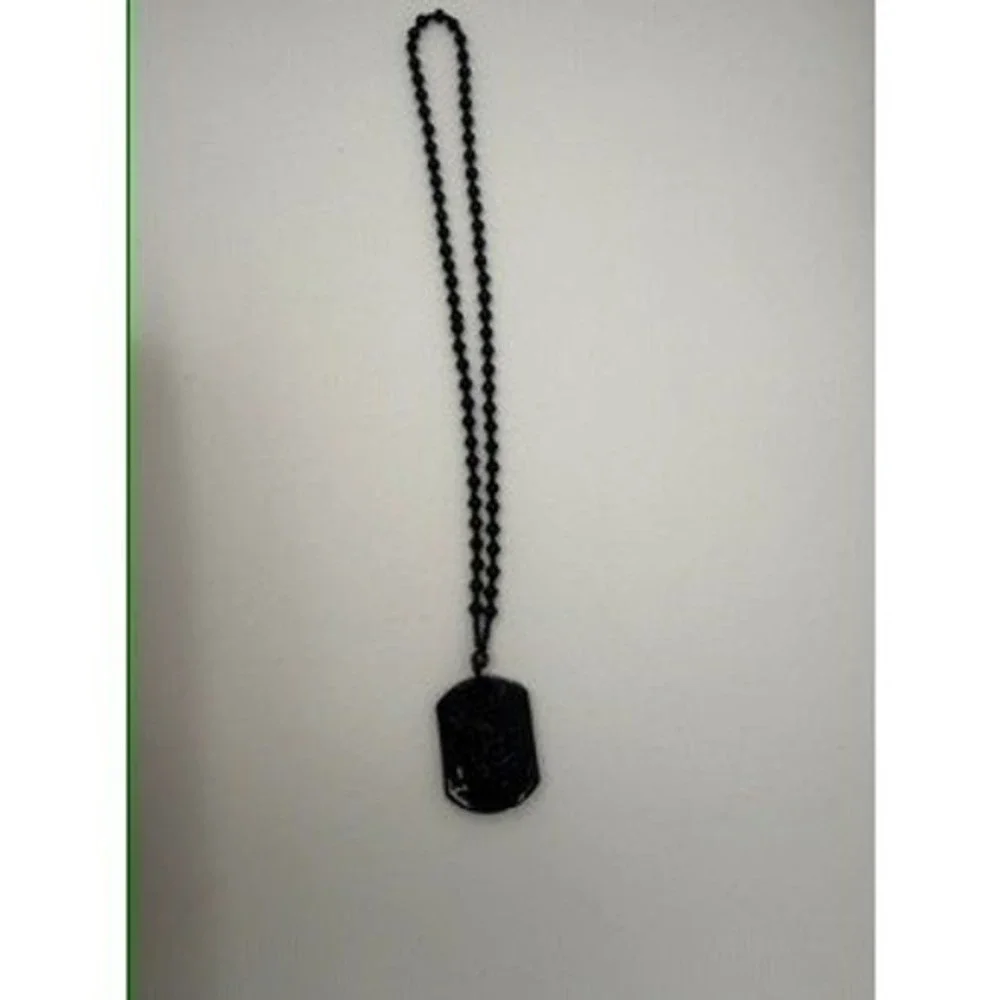 Unbranded Wolf Pendant Necklace Unisex OS Black Excellent Carved Beaded Dog Tag